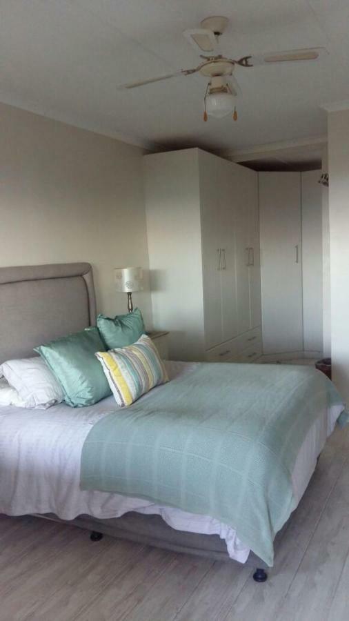 Drommedaris Apartment กอร์ดอนส์เบย์ ภายนอก รูปภาพ